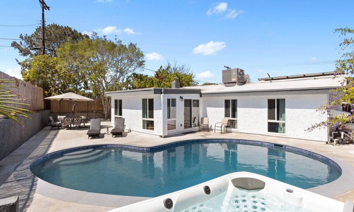 Serra Mesa House | San Diego Home close to all w/Pool and Hot tub!