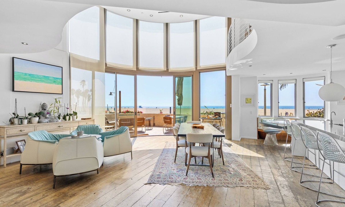 Downtown Villa | Santa Monica Skyline Villa – 3BR with Iconic Views