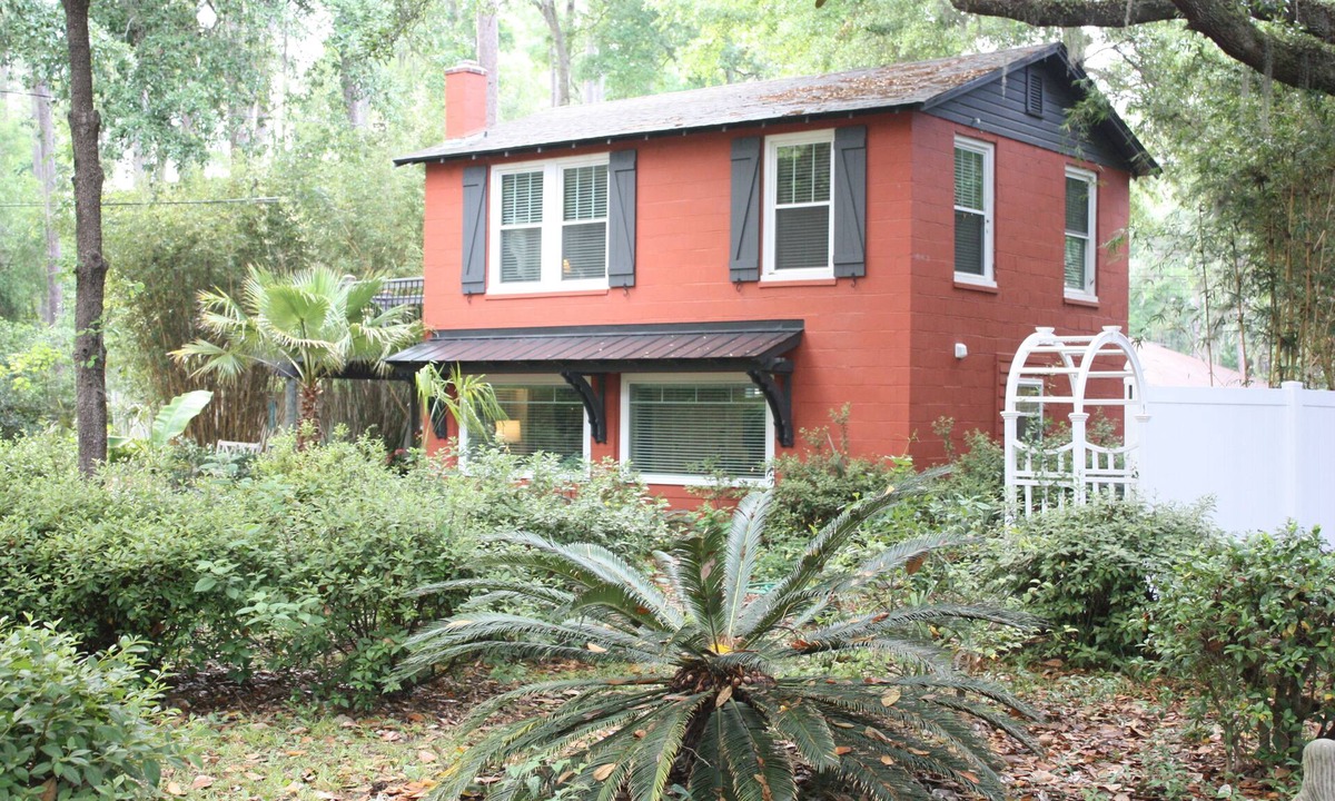 Whitemarsh Island Cottage | Savannah Whitemarsh Island Cottage on Private Riverfront Estate with Dock