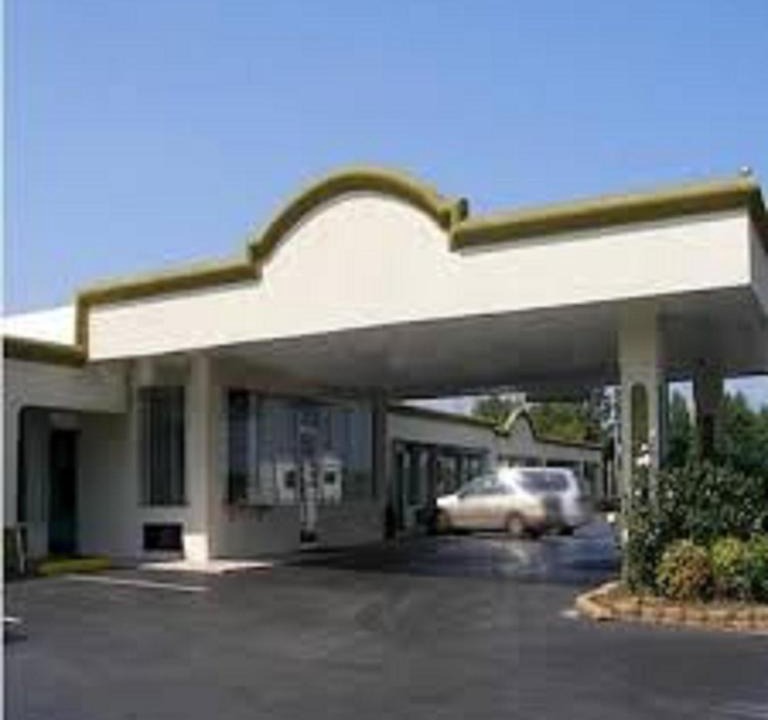Commerce Hotel | Scottish Inns - Commerce