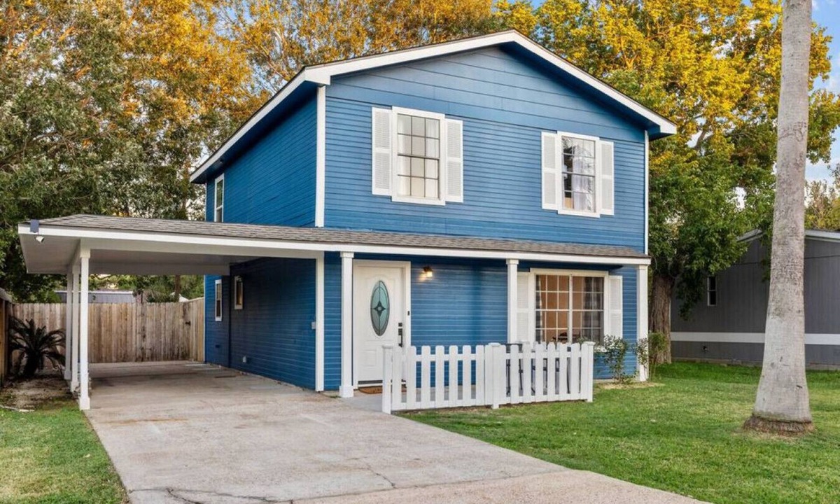 El Lago House | Seabrook 3BR Sleeps 10 | Walk to El Jardin Beach, Near Kemah Boardwalk