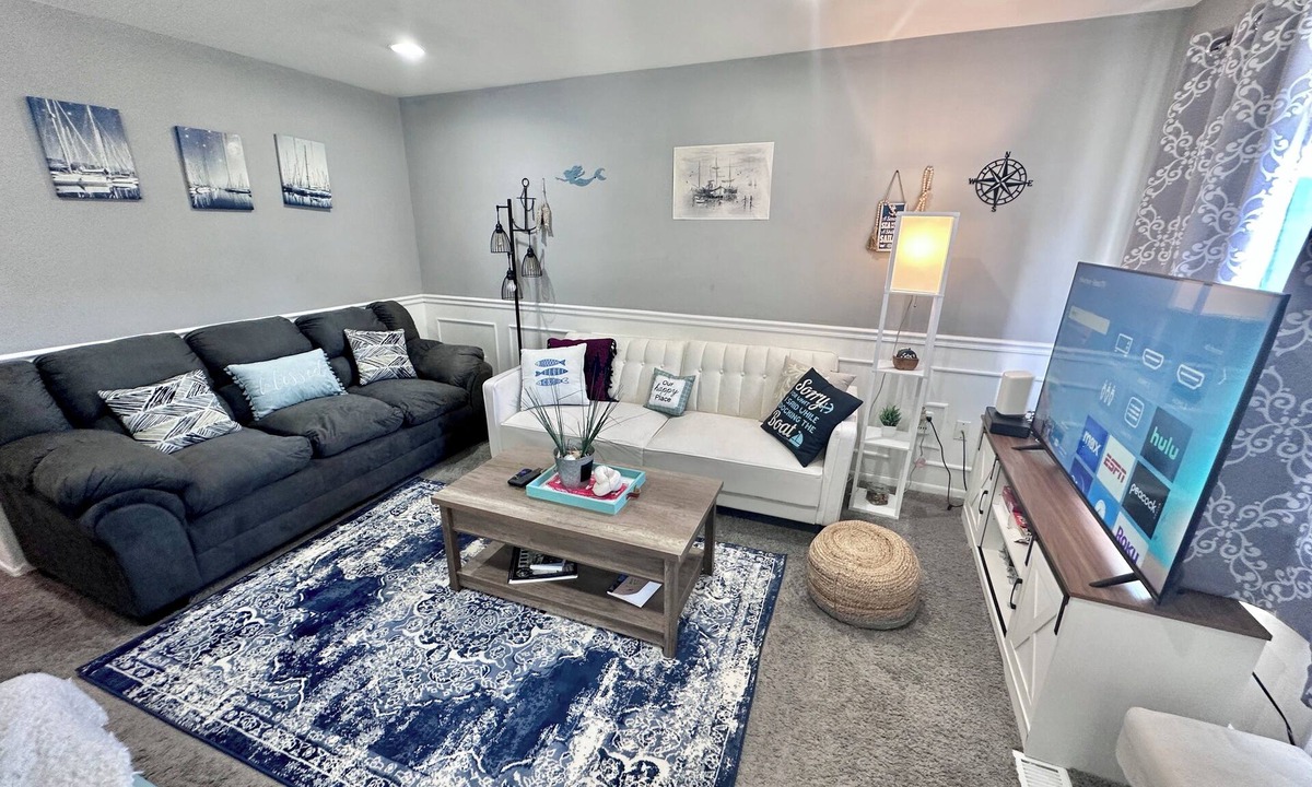Clinton Township House | Seafarers Ranch by Lake St Clair! King bed w wifi+