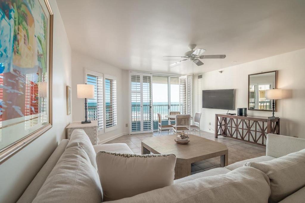 Litchfield by the Sea House | Seaside Escape 3-BR Stunning Ocean Views