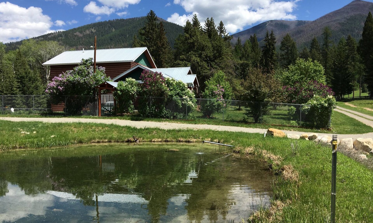 Fortine Cabin | Secluded Outdoorsman's Paradise: Entire Rocky Mountain Luxury Log Cabin Home