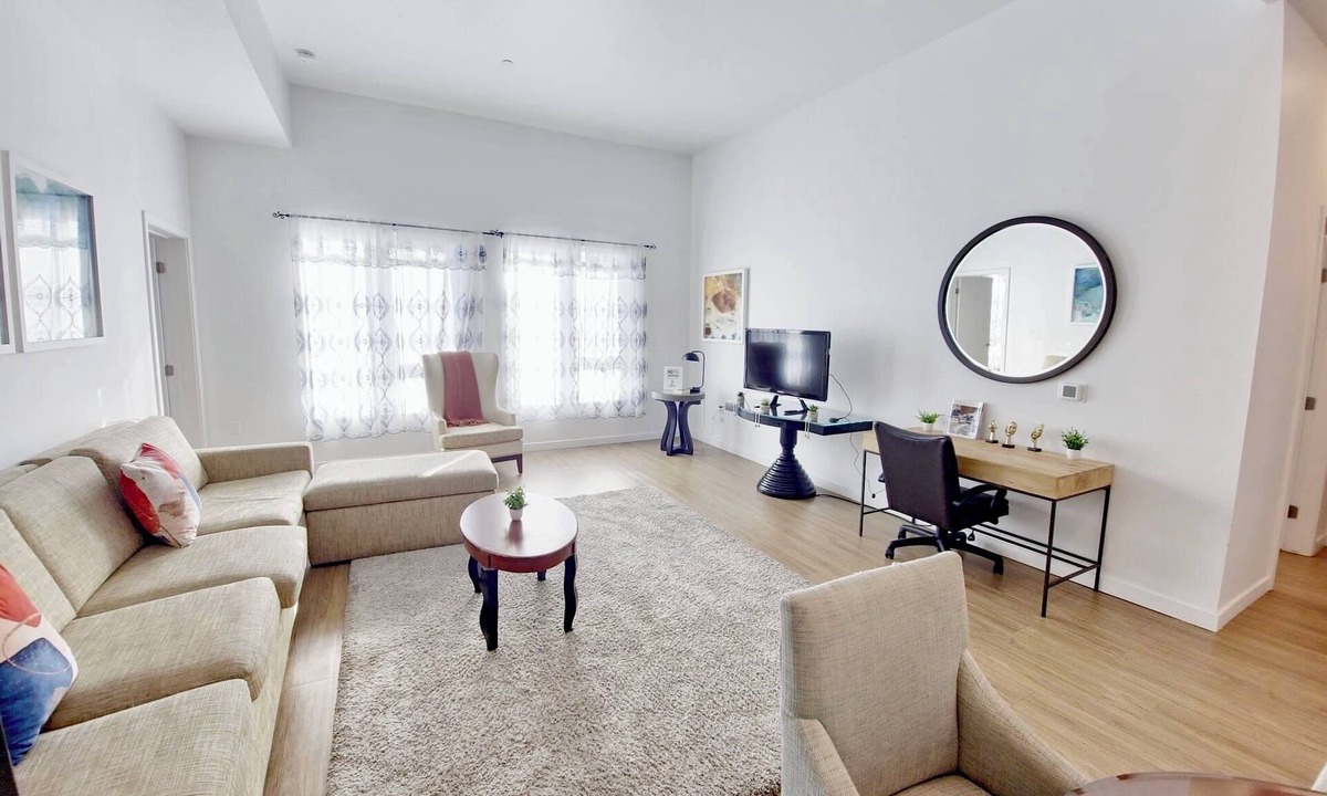 Little Tokyo House | Serene 2BR Penthouse at LA Escape
