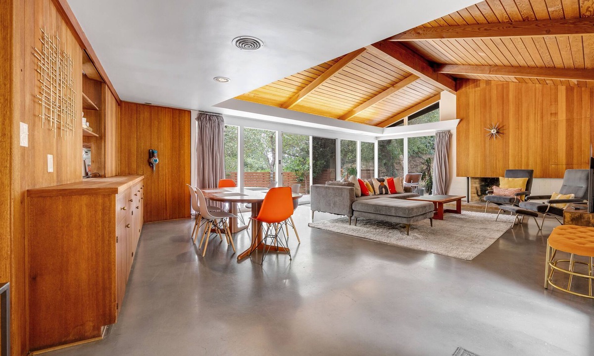 North Arroyo House | Serene Home Near Rose Bowl with Hot Tub