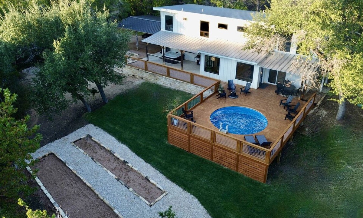 Dripping Springs House | Shangri-La, a spacious retreat at Wanderin’ Star Farms