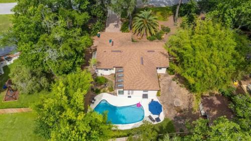 Southside House | Sherylee's Poolside Retreat - Team Joseph Ellen