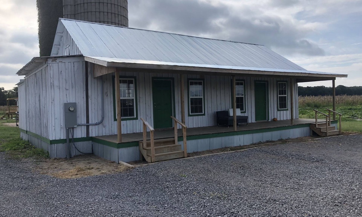Marion Other | Shipping container farmhouse❤️1 pet free, 2nd considered for fee, 7min d’town Mem