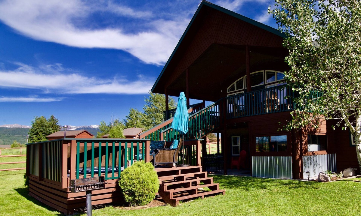 Victor Cabin | Ski Grand Targhee & Jackson Hole! Hot Tub! Well Stocked Kitchen! 3 King Beds!