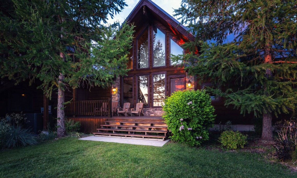 Driggs House | Ski Hill Ranch - Teton Views - Minutes to Jackson Hole