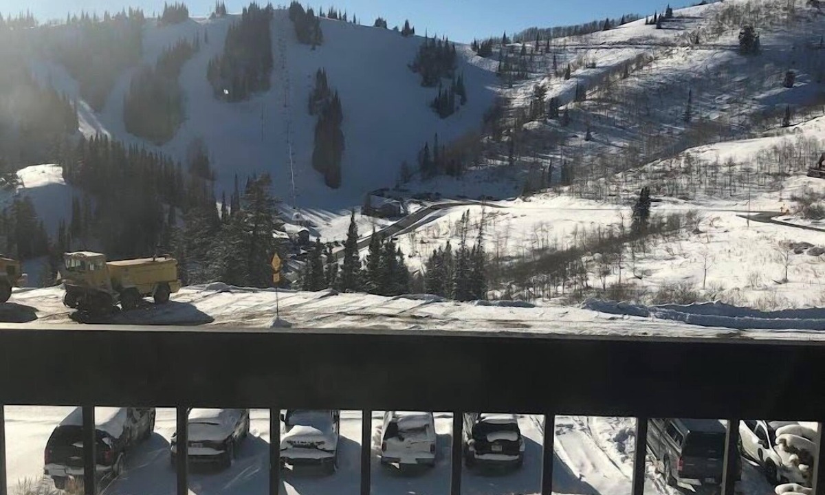 Powder Mountain Cabin | Ski in/out condo for 4 at Powder Mountain