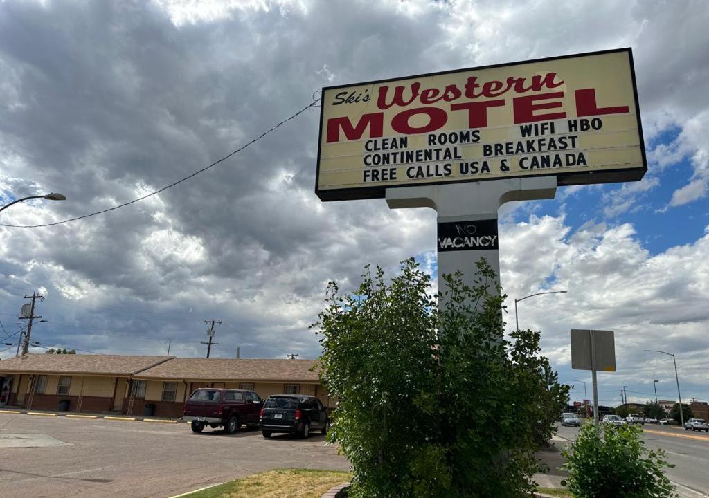 Great Falls Hotel | Ski's Western Motel