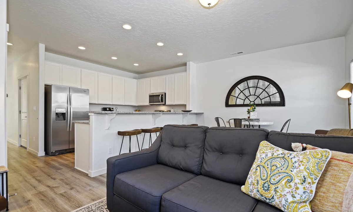 Nampa House | Sleek, Like-New, Sparkling Clean Townhome!