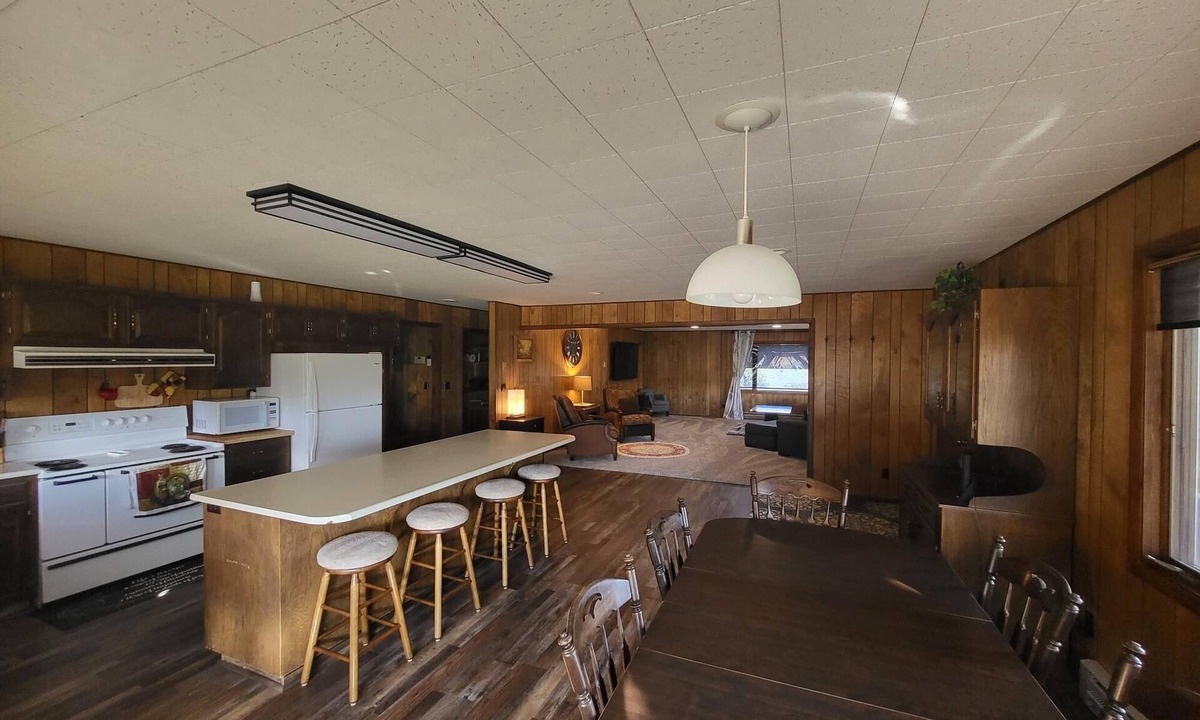 Heise House | Sleeps 14+ spacious home overlooking Heise.
