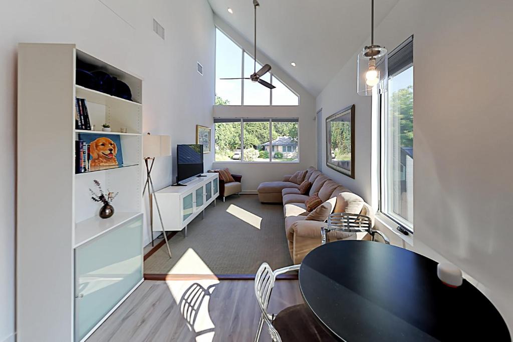 South Congress House | SoCo Eleganance