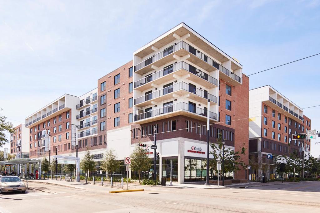 Midtown Apartment | Sonder at Mid Main Lofts