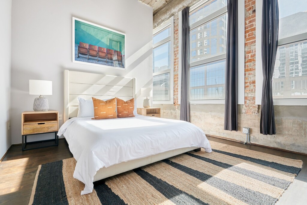 Theater District Apartment | Sonder | The Hogg Palace | Beautiful 1BR + Gym
