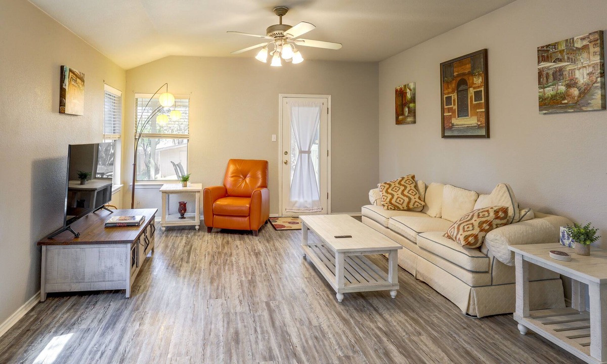 Park Ridge House | South Austin Home w/Yard: Pets Welcome!