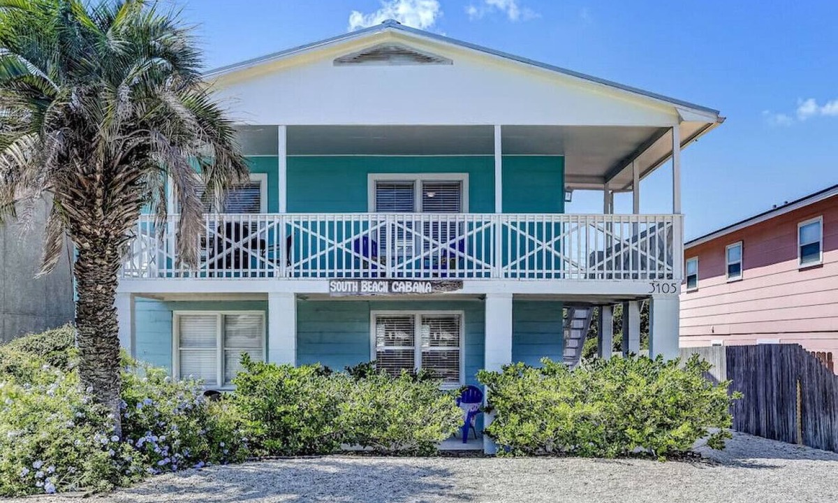Fernandina Beach Condo | South Beach Cabana Down | Patio | Pool | Across Street from Beach