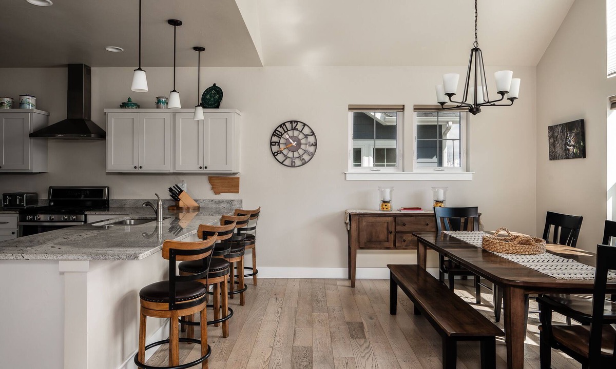 Bozeman House | Southbridge Cottage: Cozy and Modern Home
