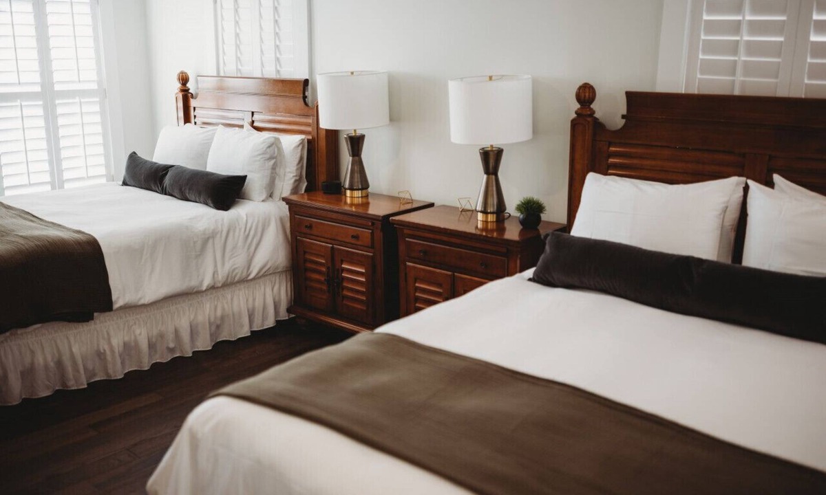 Downtown Hotel | Southern Pines The Jefferson Inn Deluxe 2-Queen Suite