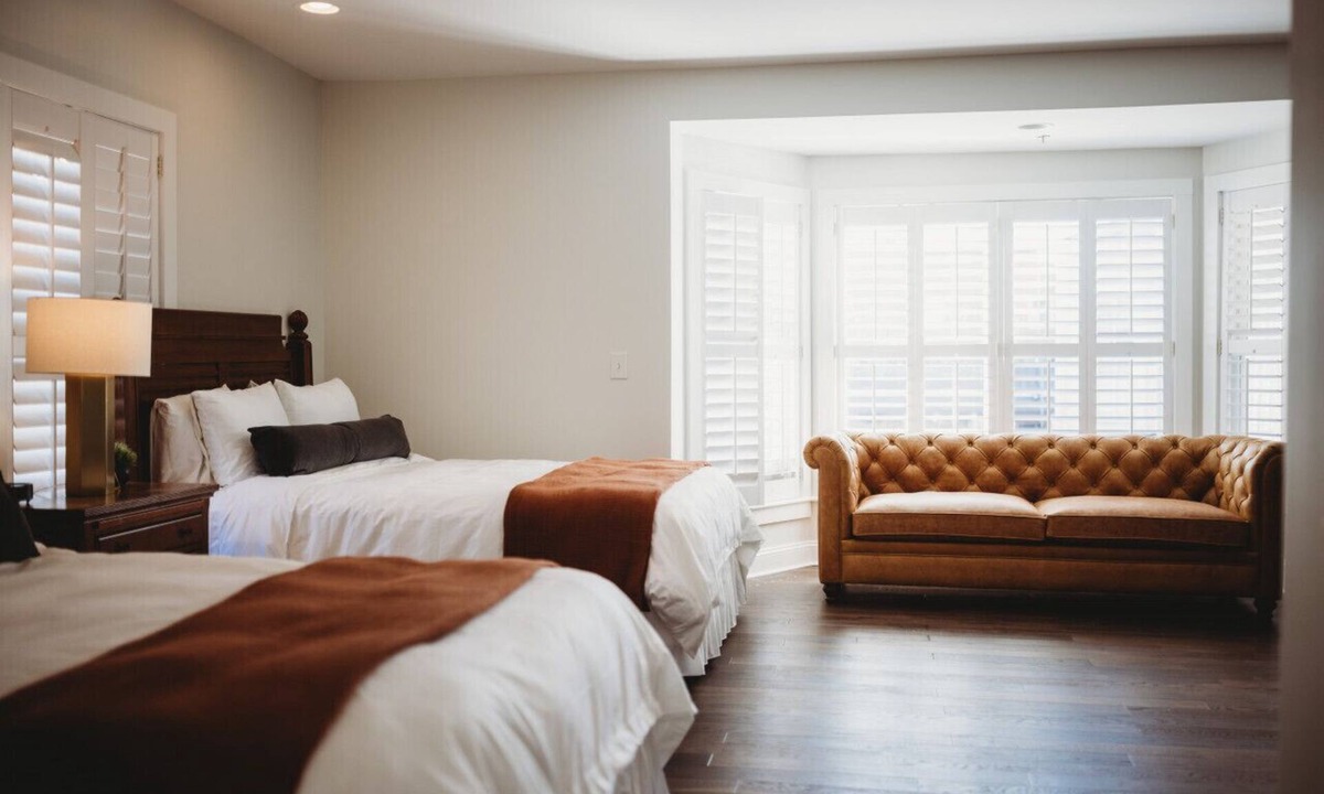 Downtown Hotel | Southern Pines The Jefferson Inn Deluxe 2-Queen Guestroom