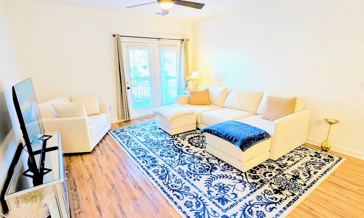 Charlotte Condo | Spacious 1-Bedroom condo in Ballantyne/South Charlotte with Office and Laundry