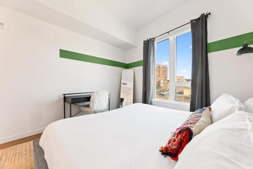 Little Tokyo Apartment | Spacious 1-Bedroom Gem with Downtown LA Views