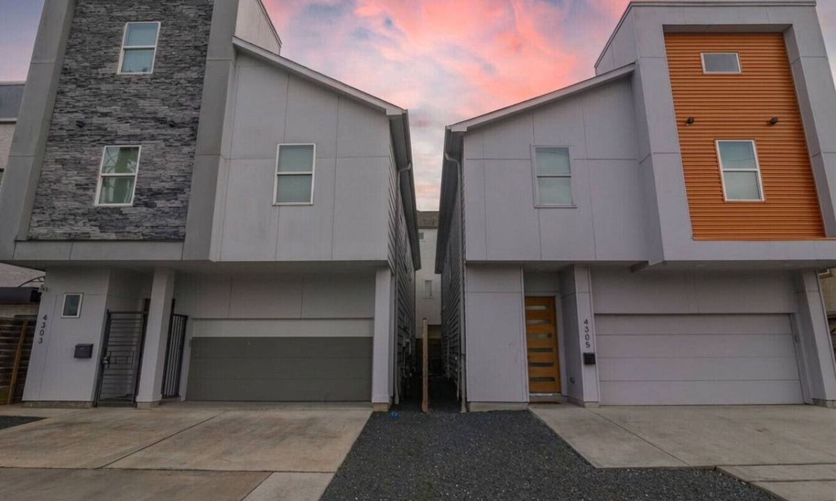 Washington Ave./ Memorial Park House | Spacious 15BR/15BA Homes Sleeps 40 Houston