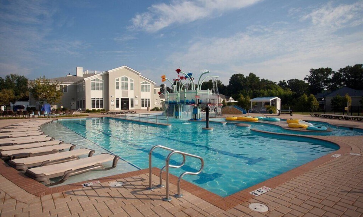 Williamsburg Apartment | Spacious 2 BR | The Colonies At Williamsburg