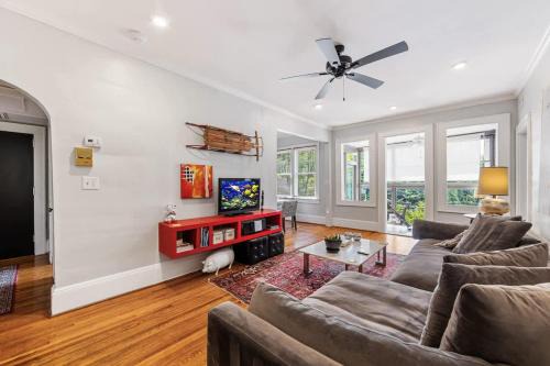 Cherry House | Spacious 2BR in Myers Park with sunroom