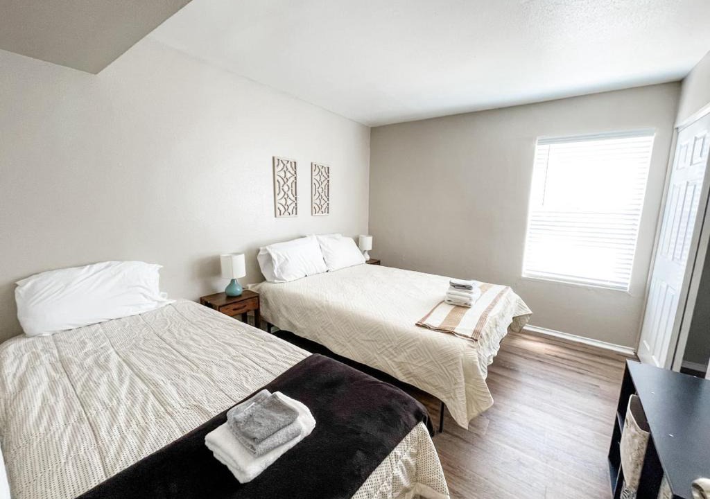 Northwest Corpus Christi Apartment | Spacious 3BR Retreat with Pool and Prime Location