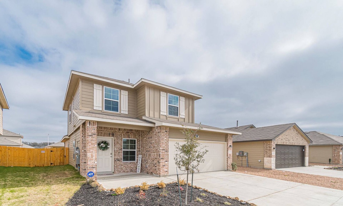 New Braunfels House | Spacious 4-bedroom house with WiFi Gruene New Braunfels Pets/Children Allowed