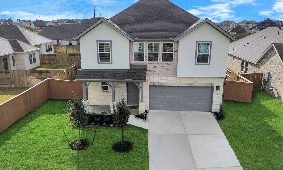 Cypress House | Spacious 4-bedroom family house in charming Cypress with entertaining backyard.