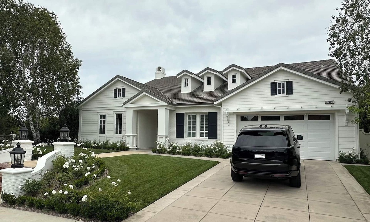 The Oaks House | Spacious 4-bedroom home in peaceful Calabasas “The Oaks”prestigious neighborhood