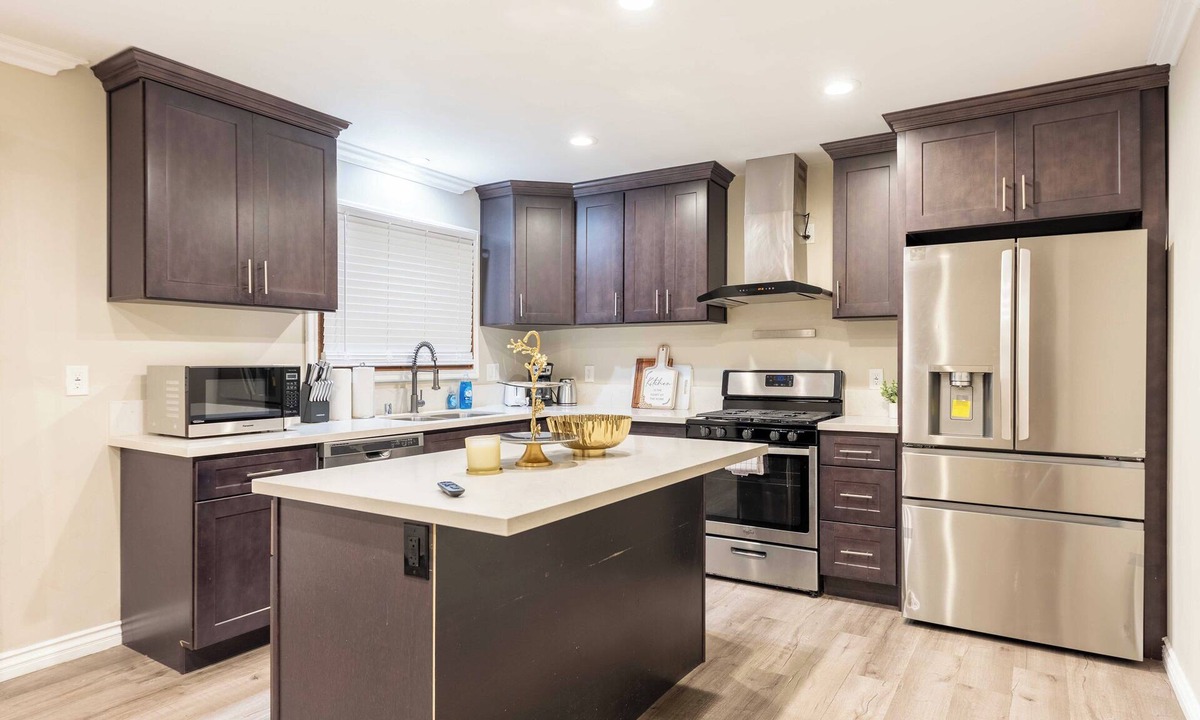 Pasadena House | Spacious 5-bedroom house with WiFi, AC in welcoming San Marino