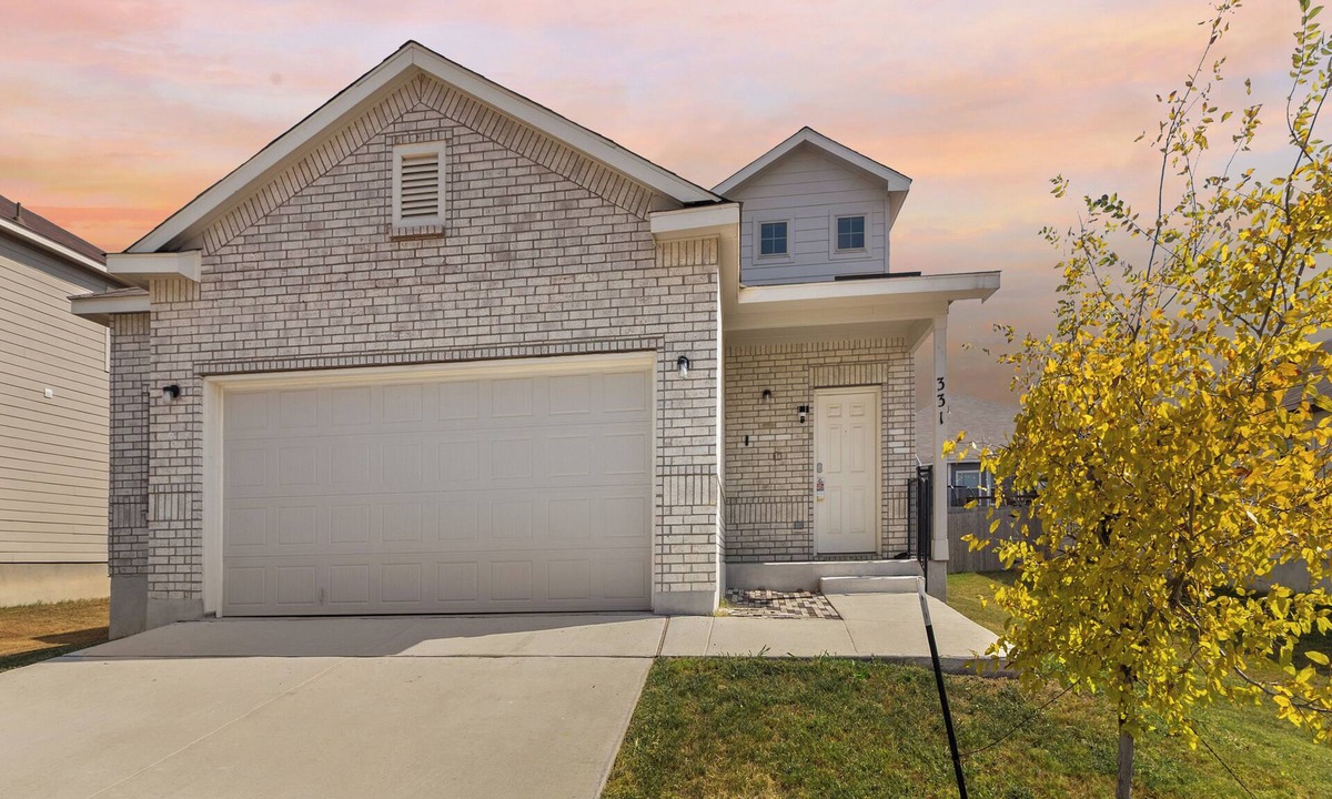 Cibolo House | Spacious 5-bedroom house in beautiful Cibolo with AC