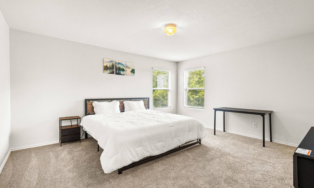 West San Antonio House | Spacious 5 bedroom San Antonio home. Convenient access to Seaworld and Lackland