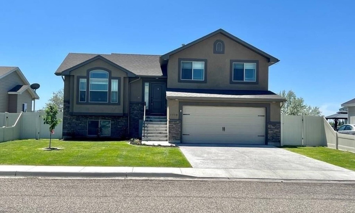 Idaho Falls House | Spacious 5 bedrooms for Xmas; Family Retreat in Idaho Falls; Close to Recreation