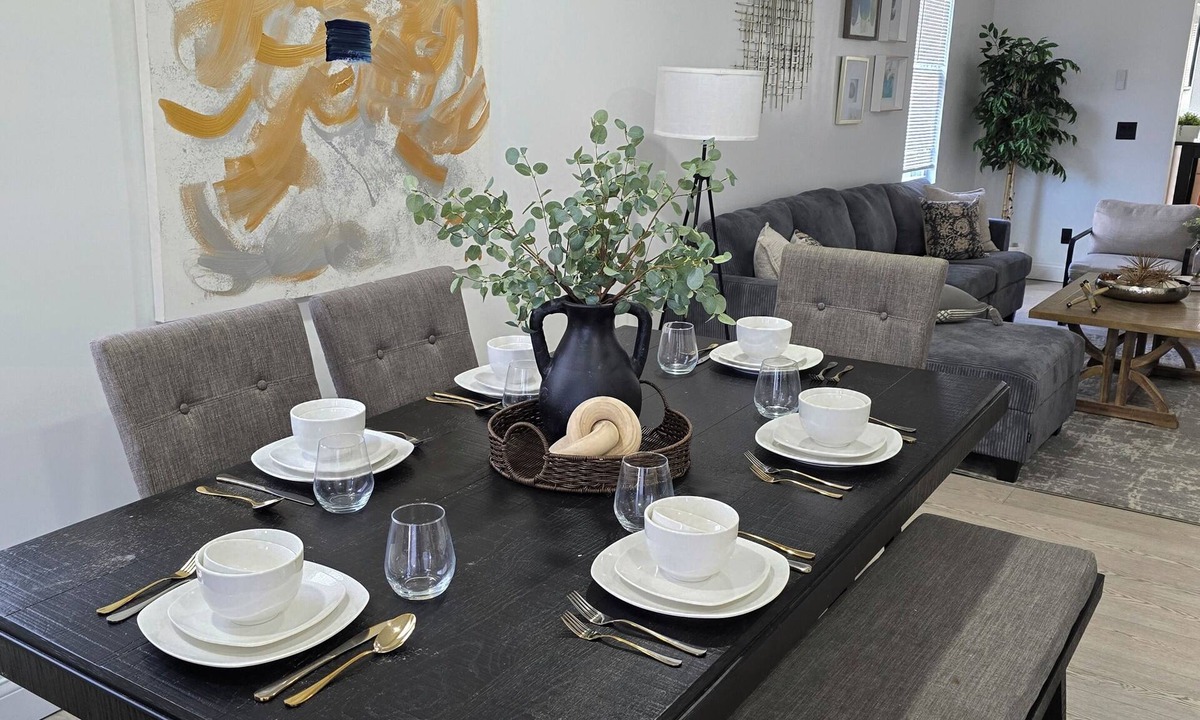 Detroit House | Spacious 5BR in vibrant area, walk to cafes, restaurants & galleries