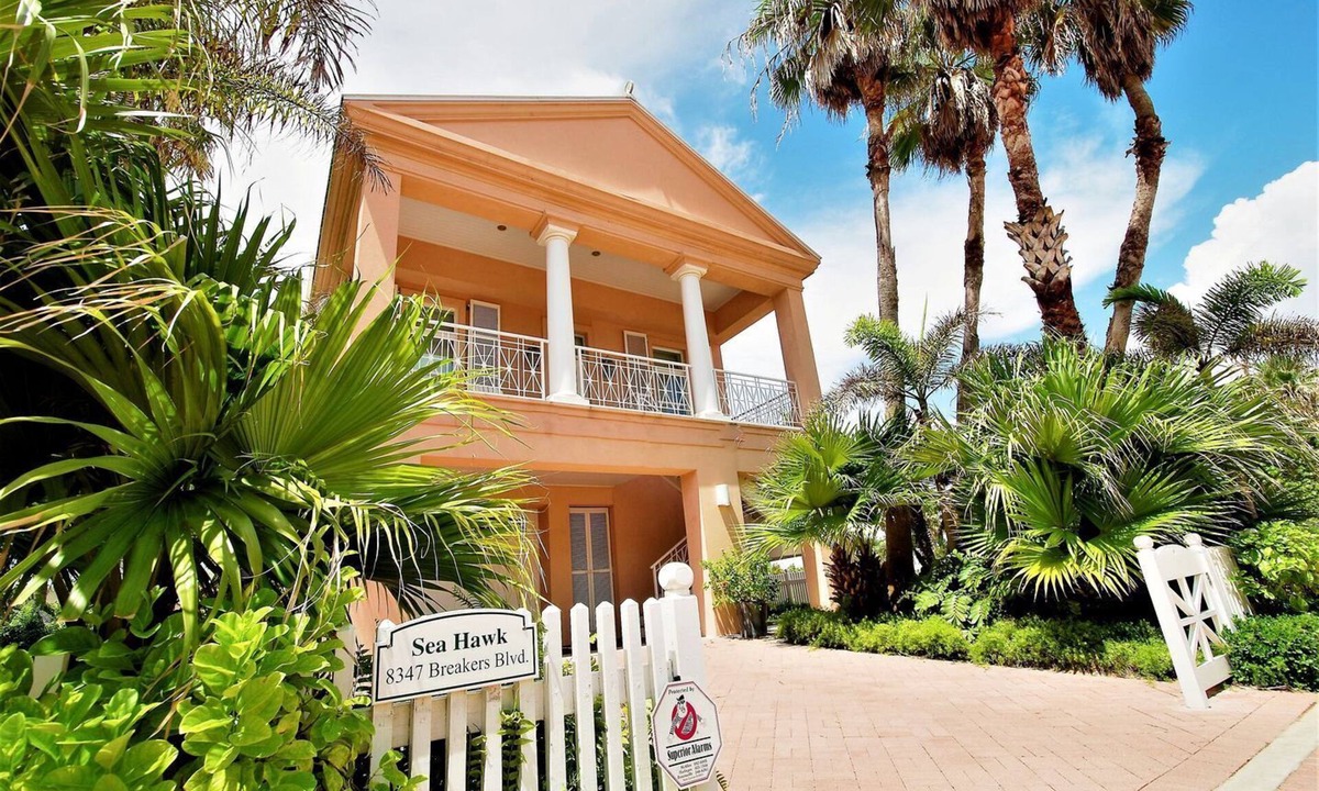 The Shores House | Spacious Beach House with Pools, Hot-Tub and Tennis Court in South Padre Island, Texas