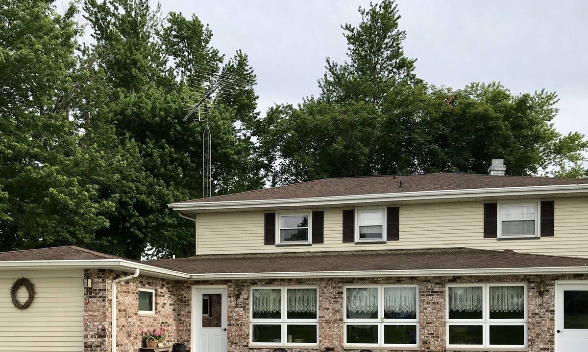 Fort Madison House | Spacious countryside home just minutes from Nauvoo, Illinois & Burlington, Iowa!