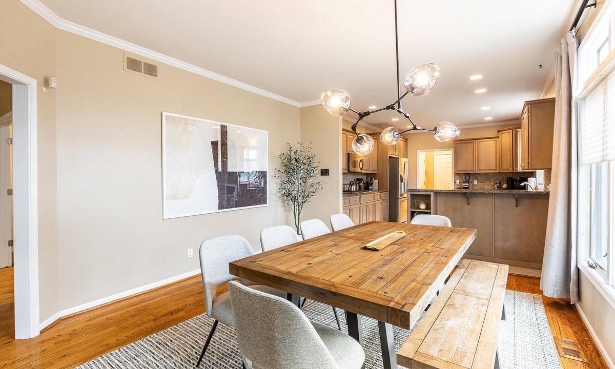 Birmingham House | Spacious & Cozy 4BR Birmingham Home