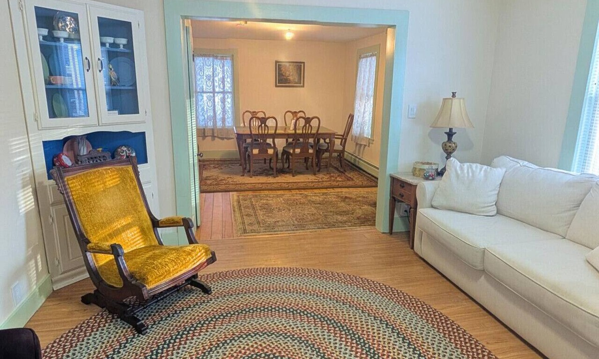 Shelburne Apartment | Spacious & Cozy Ground Floor 2/3 Bed private suite