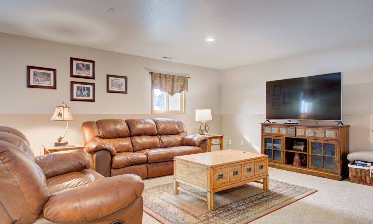 Bozeman House | Spacious Family Home | Privacy, Backyard w/Patio