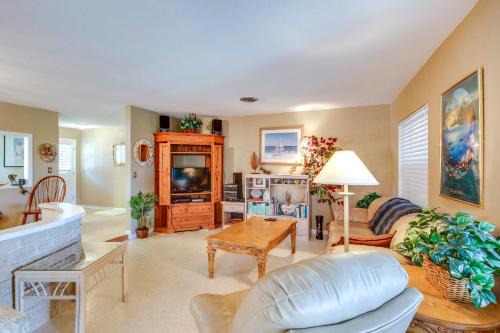 Oakview Heights House | Spacious Home w/Yard - 1/2 Mi to Ormond Beach!