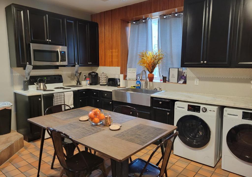 Corryville Apartment | Spacious Industrial split level with a Balcony