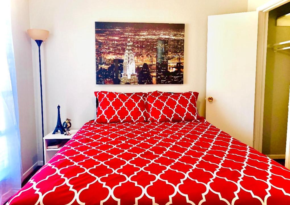 Southbelt/Ellington House | Spacious, King Beds, 30 mins from Beach, Sparkling Pool