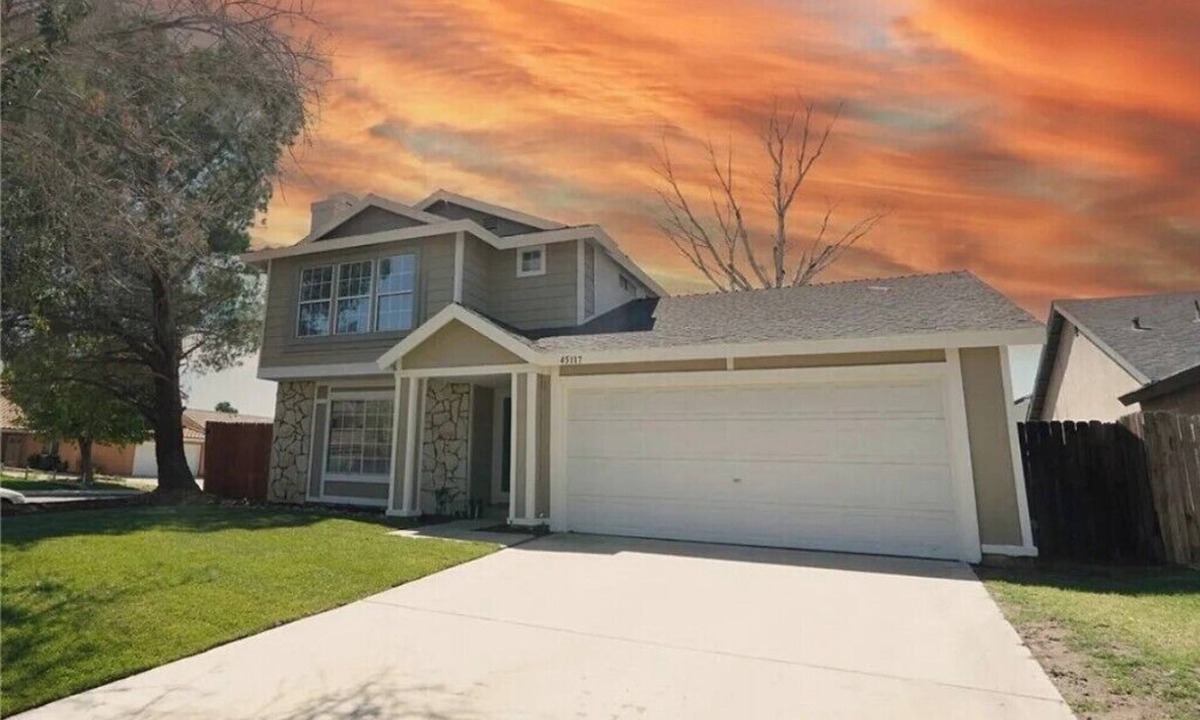 Lancaster House | Spacious Lancaster Private Getaway Near Antelope Valley & Parks